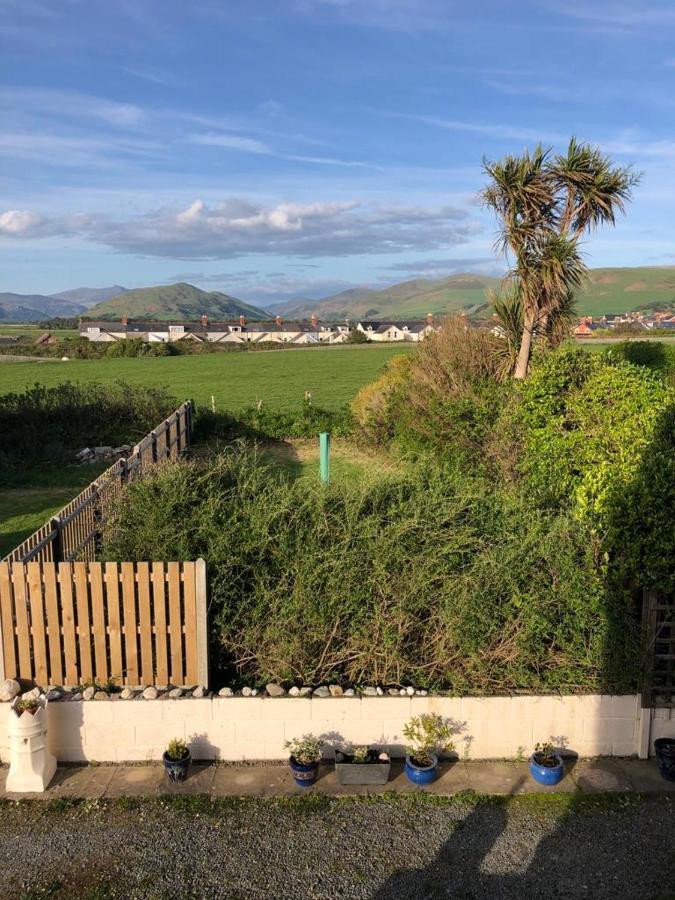First Floor Apartment With Mountain Views Tywyn Eksteriør bilde
