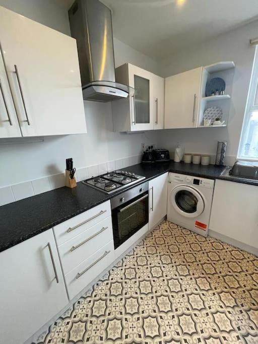 First Floor Apartment With Mountain Views Tywyn Eksteriør bilde