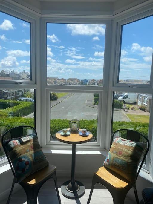 First Floor Apartment With Mountain Views Tywyn Eksteriør bilde