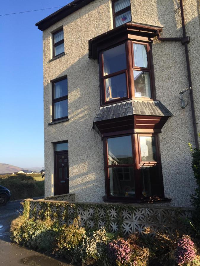 First Floor Apartment With Mountain Views Tywyn Eksteriør bilde